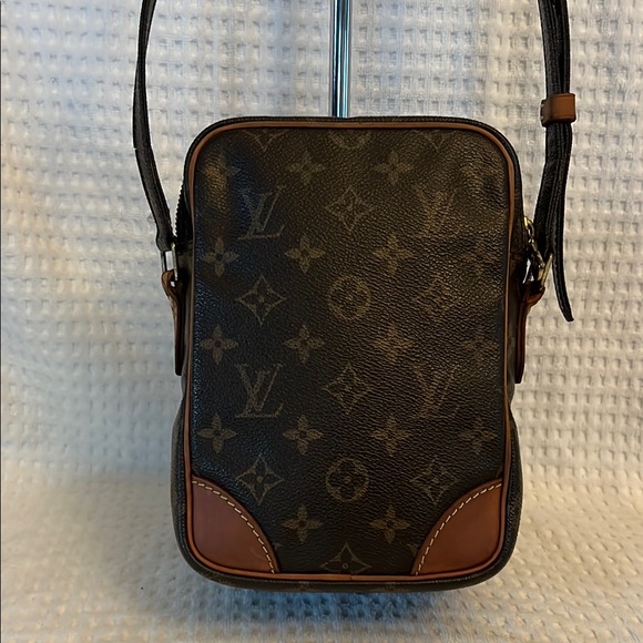 Louis Vuitton Amazon Crossbody Bag - Picture 3 of 14